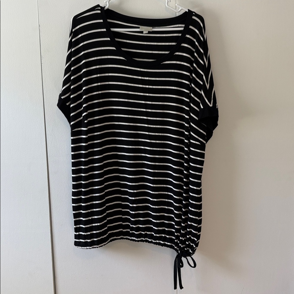 Zim & Zoe Black and White Striped Top‎ with Cinch Bottom Side Tie